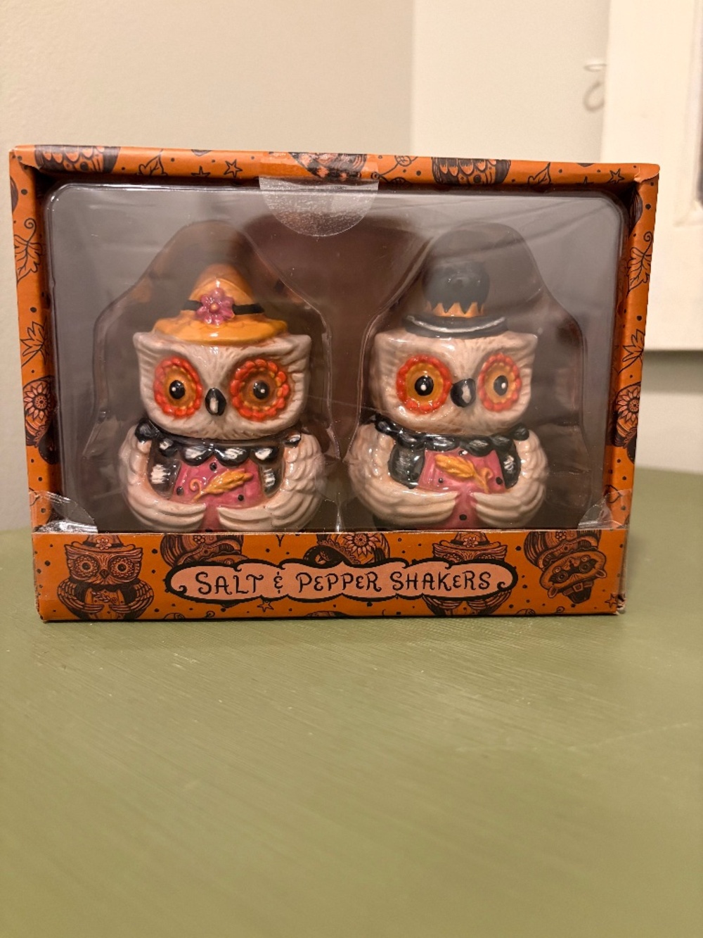 Johanna Parker Halloween Owl Salt & Pepper Shaker Set Carnival Cottage NIB